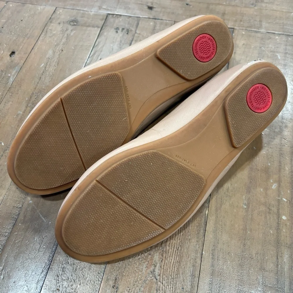 Fitflop Leather Latte Beige Slip on Penny Loafers Kiltie Comfort Womens Size 9